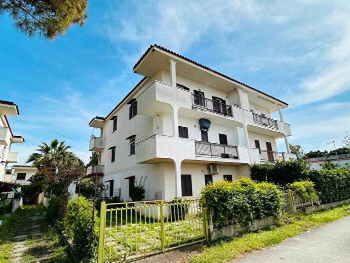 Appartamento trilocale in vendita in Via Aldo Moro, Nocera Scalo, Nocera Terinese