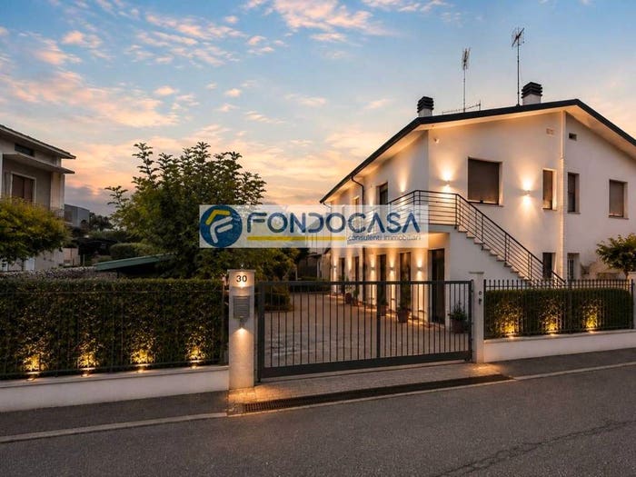 Appartamento trilocale in vendita in via custoza, Desenzano Centro, Desenzano del Garda