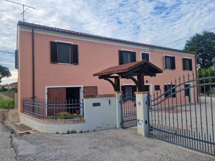 Casa con 6 locali in vendita in Bellocchi Falcineto, Fano