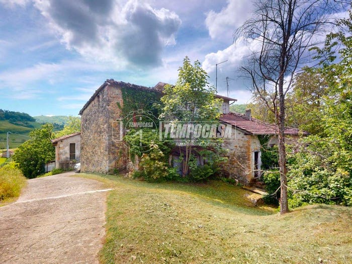 Casa trilocale in vendita in Via Bicocchi, Montese