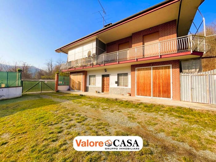 Casa con 6 locali in vendita in Prasco