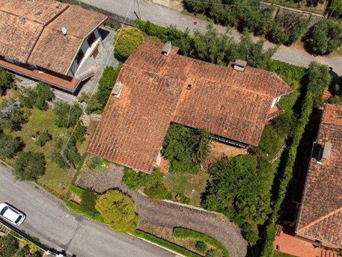 Casa con 6 locali in vendita in Via Marconi, Centro, Monsummano Terme