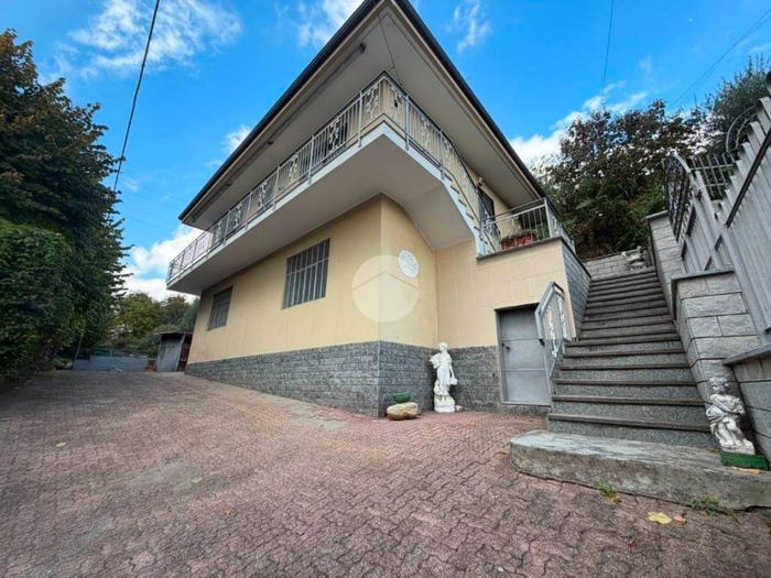Casa quadrilocale in vendita in Via walter Fillak, Centro, Cuorgnè