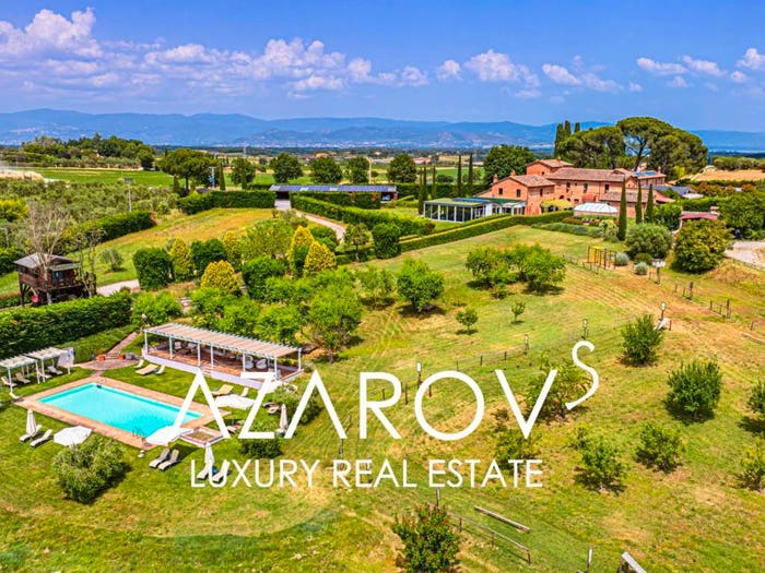 Casa con 6 locali in vendita in Piazza Guglielmo Marconi, Centro, Castiglione del Lago
