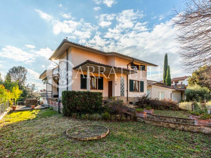Casa con 6 locali in vendita in Via Fiume, Centro, Asciano