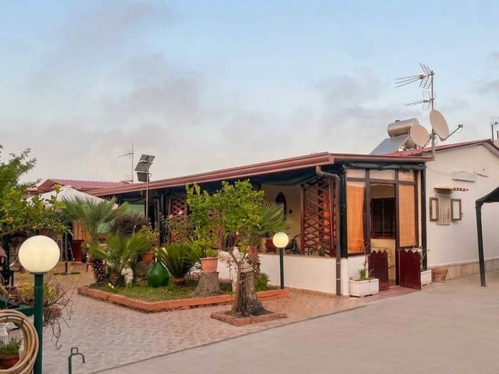 Casa quadrilocale in vendita in Baia domizia loc Frassi snc, Cellole