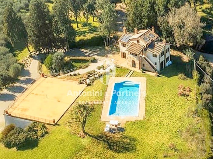Casa con 6 locali in vendita in Via dei Partigiani, Villastrada, Castiglione del Lago