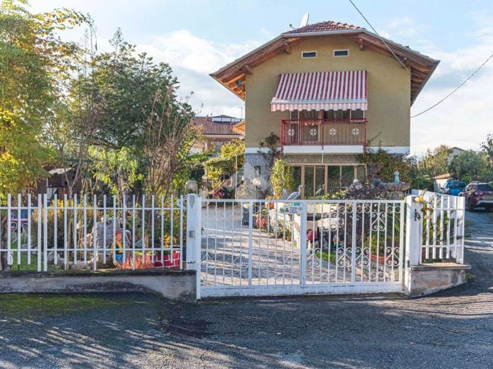 Casa con 6 locali in vendita in Via viola, Centro, Ciriè