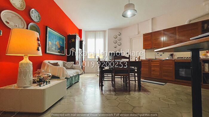 Appartamento con 6 locali in vendita in Villetta, Savona