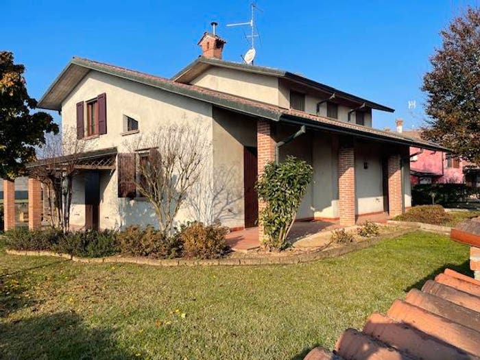 Casa con 5 locali in vendita in Via Castelleone, Picenengo, Cremona