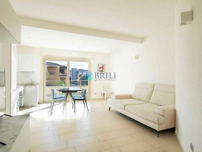 Appartamento trilocale in vendita in Via Libertà n, Golfo Aranci