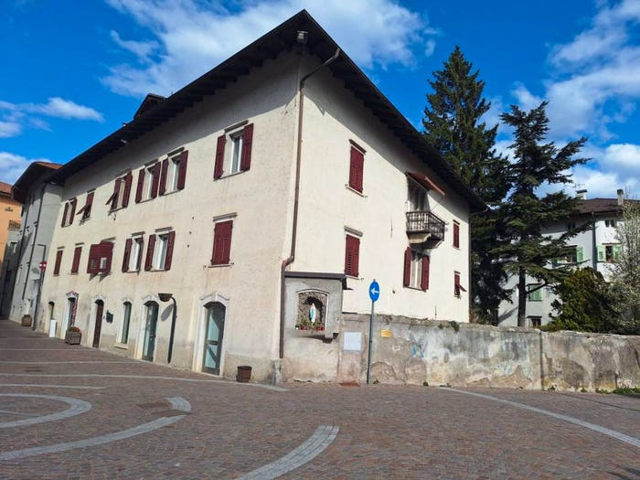 Appartamento con 6 locali in vendita in Via Carlo Antonio Pilati, Centro, Cles