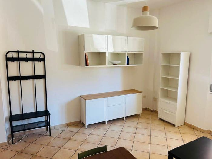 Appartamento trilocale in affitto in Via Vincenzo Monti, San Benedetto, Cagliari