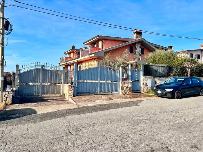 Casa con 5 locali in vendita in Via Gian Lorenzo Bernini, Pichini, Guidonia Montecelio