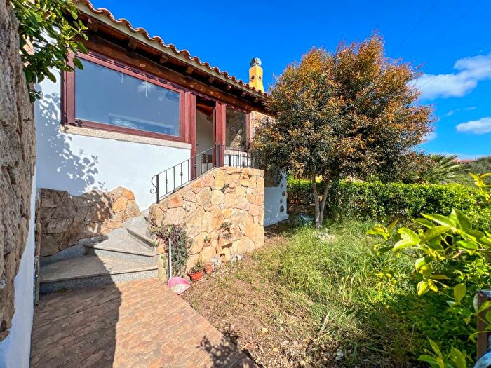 Appartamento trilocale in vendita in Via Leonardo da Vinci, Budoni