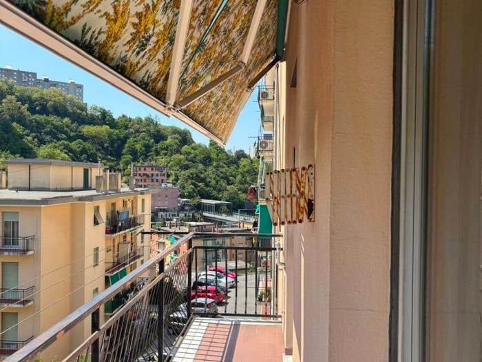 Appartamento con 6 locali in vendita in Bolzaneto, Genova
