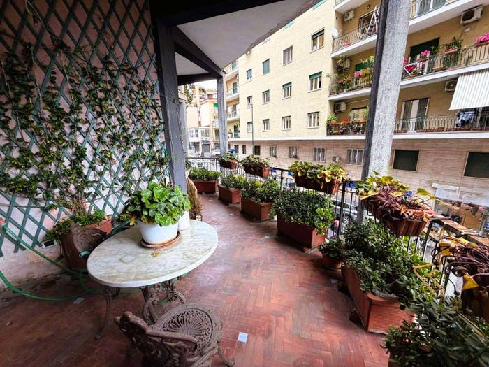 Appartamento con 6 locali in vendita in via FRANCESCO GIORDANI, Mergellina Piedigrotta, Napoli