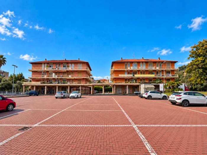 Appartamento trilocale in vendita in Piazza Magnolie, Centro, San Bartolomeo al Mare