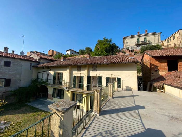 Casa con 6 locali in vendita in Via Giuseppe Garibaldi, Centro, Castagnole Monferrato