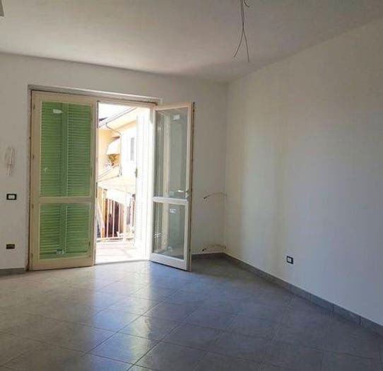 Appartamento con 5 locali in vendita in Marina di Massa Centro, Massa