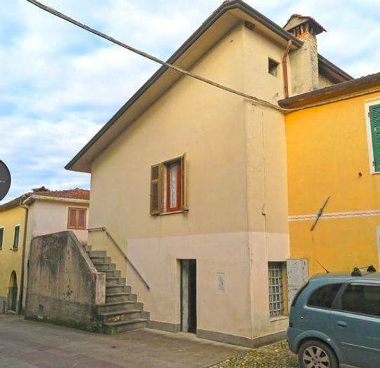 Casa quadrilocale in vendita in Via Aldo Buttini, Quercia, Aulla