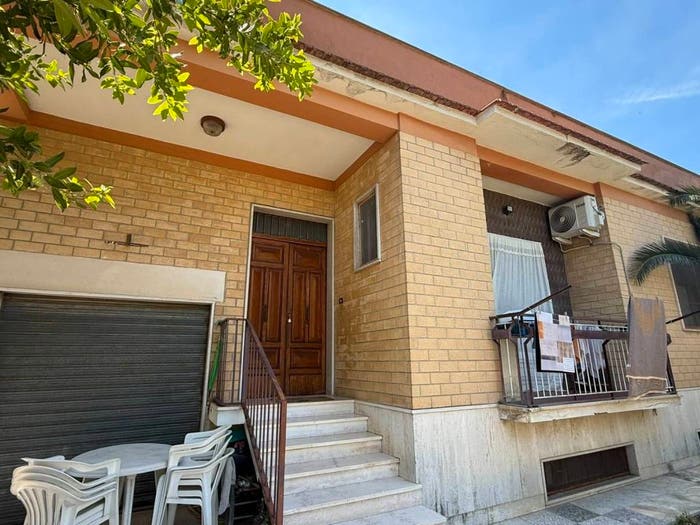 Casa con 6 locali in vendita in Viale Leone XIII, Rione Martucci Diaz, Foggia