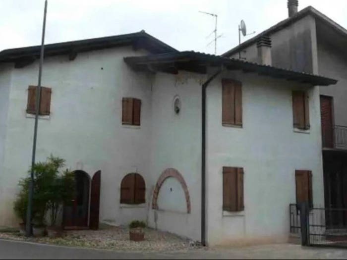 Casa con 6 locali in vendita in Via Traversa Capitello, Concamarise