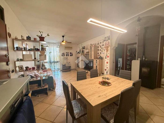 Appartamento trilocale in vendita in Via Marconi, Centro, Gianico