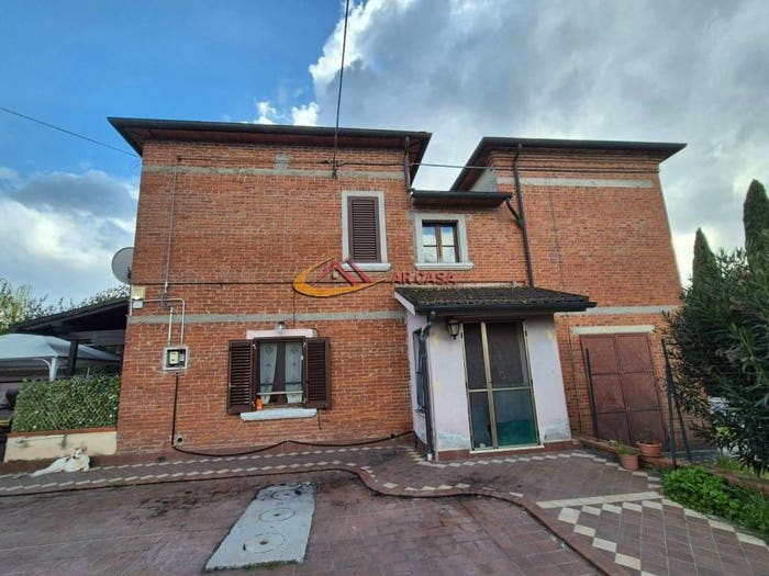 Appartamento con 6 locali in vendita in Foiano della Chiana