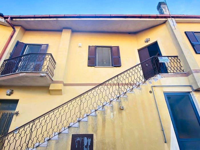 Appartamento quadrilocale in vendita in Via del Plebiscito, Torrita Tiberina