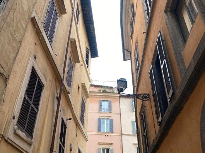 Appartamento bilocale in vendita in Via dei Leutari, Piazza Navona, Roma