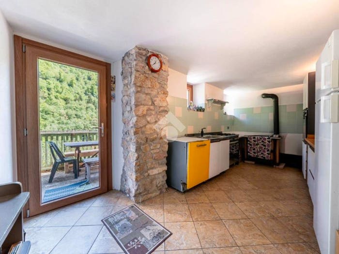 Casa bilocale in vendita in VIA MOLINARI, Selva di Progno