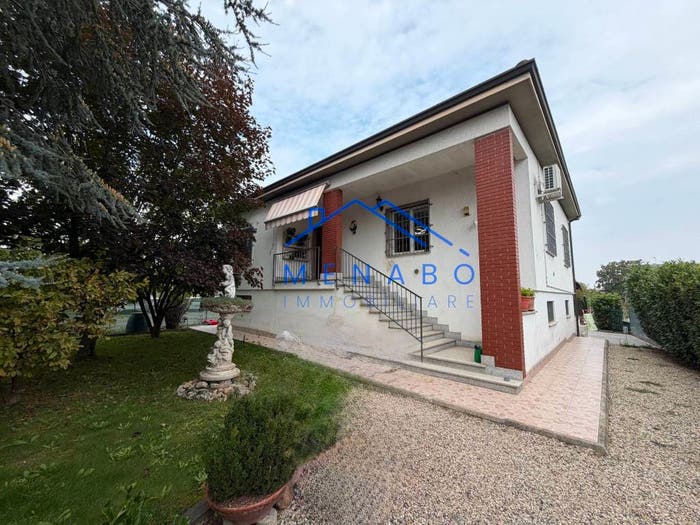 Casa quadrilocale in vendita in Viale Madonnina dei Centauri, Castellazzo Bormida