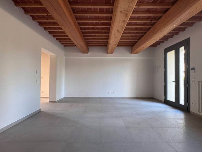 Appartamento quadrilocale in vendita in Via Larga, Centro, Calenzano