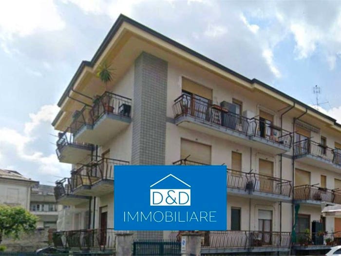 Appartamento quadrilocale in vendita in Str Vecchia Valperga, Centro, Cuorgnè