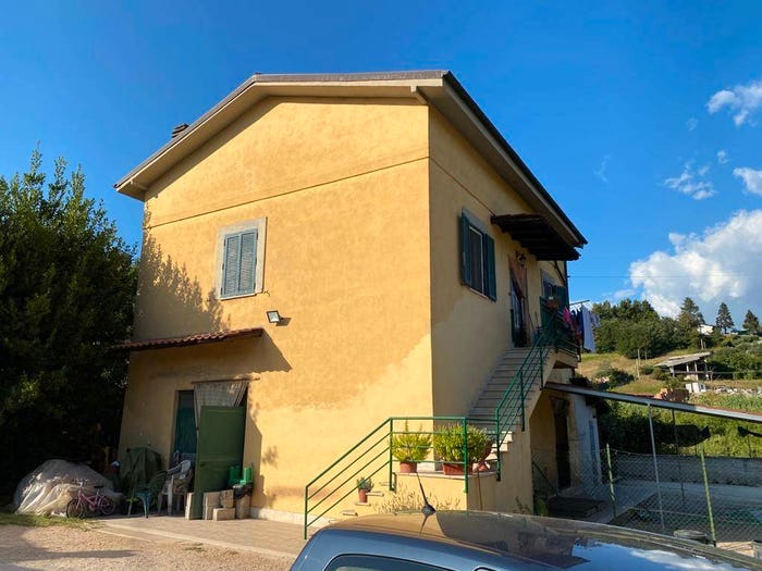Casa quadrilocale in vendita in Via Roma, Centro, Lariano