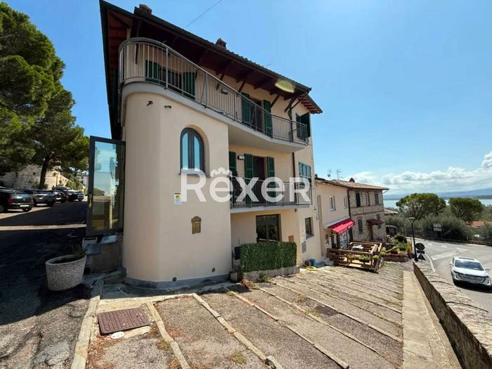 Appartamento trilocale in vendita in Piazza Dante Alighieri, Centro, Castiglione del Lago
