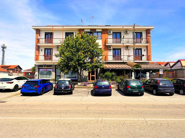 Appartamento quadrilocale in vendita in Strada Piossasco, Centro, Orbassano