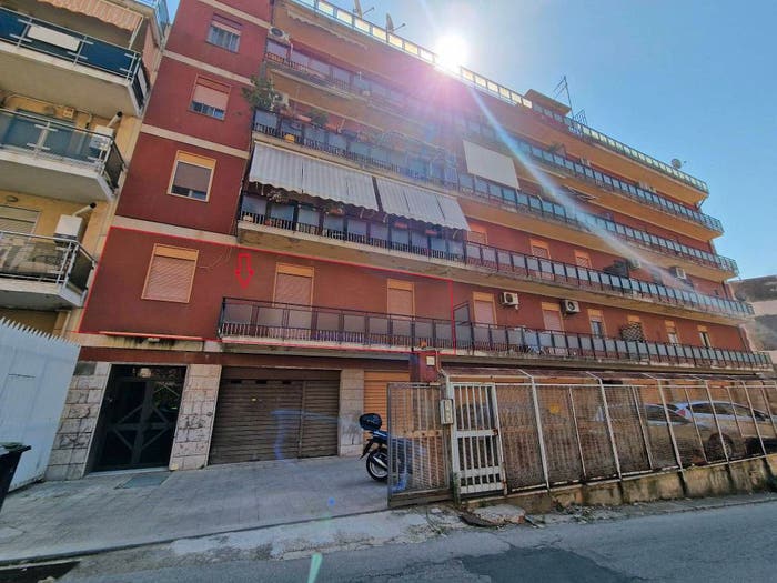 Appartamento trilocale in vendita in Via San Jachiddu, Giostra, Messina
