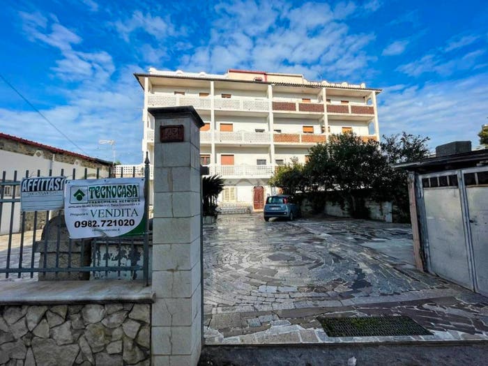 Appartamento trilocale in vendita in Via M de Luca, Nocera Scalo, Nocera Terinese