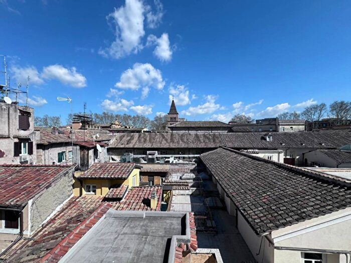 Appartamento trilocale in vendita in Piazza di Santa Rufina, Trastevere, Roma