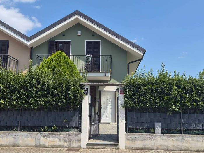 Casa quadrilocale in vendita in Via Revignano, Centro, La Loggia