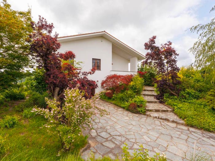 Casa con 6 locali in vendita in Località Liri, Monteu Roero