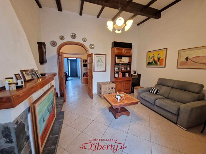 Casa con 5 locali in vendita in Viareggio