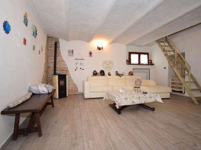 Casa con 5 locali in vendita in Frazione Zucchea, Cavour