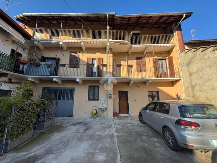 Casa trilocale in vendita in Via Roma, Cameri