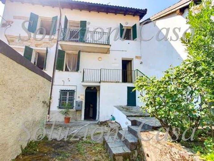 Casa quadrilocale in vendita in Vico Duca Degli Abruzzi SNC, Centro, Bosio