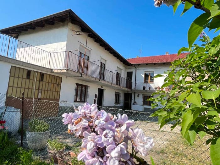 Casa con 6 locali in vendita in via santa Maria, Castagnole delle Lanze