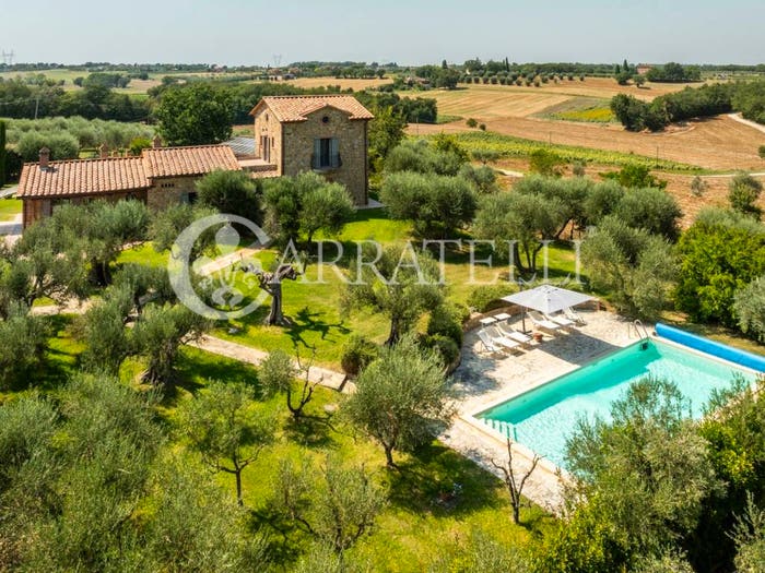 Casa con 6 locali in vendita in Via Vittorio Emanuele, Centro, Castiglione del Lago