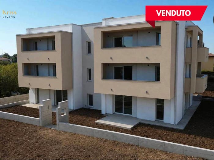 Appartamento trilocale in vendita in Via Vittorio Emanuele, Lazzate
